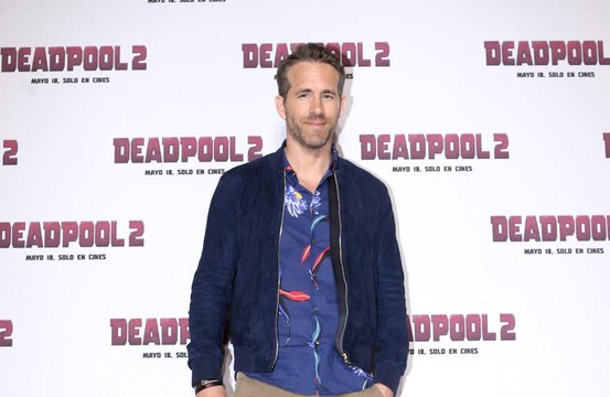 Ryan Reynolds jokes about dating Betty White