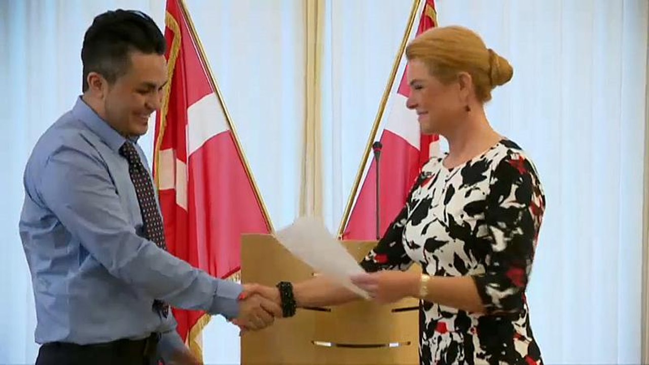 Ohne Handschlag keine Staatsbürgerschaft