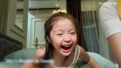 Con gái 5 tuổi nhà Elly Trần nói tiếng anh