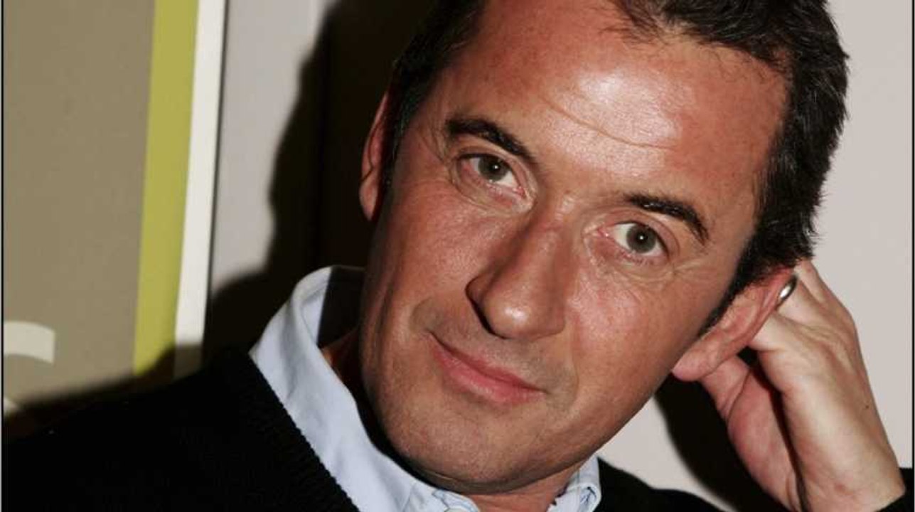 Préservatifs : Christophe Dechavanne remporte le "combat de sa vie"