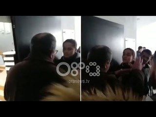 Ora News – Përplasje mes studentëve dhe pedagogëve tek Universiteti i Arteve