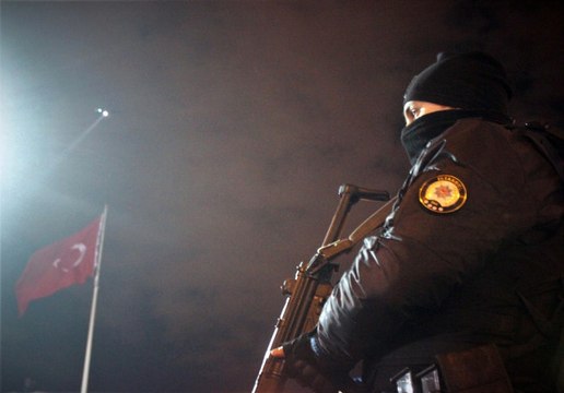 Polis Taksim Meydanı'nda Kuş Uçurtmadı