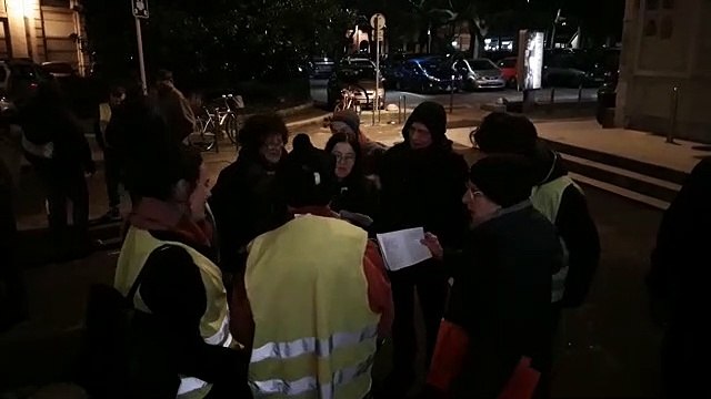 Besançon : les gilets jaunes entonnent la Semaine sanglante devant le Kursaal