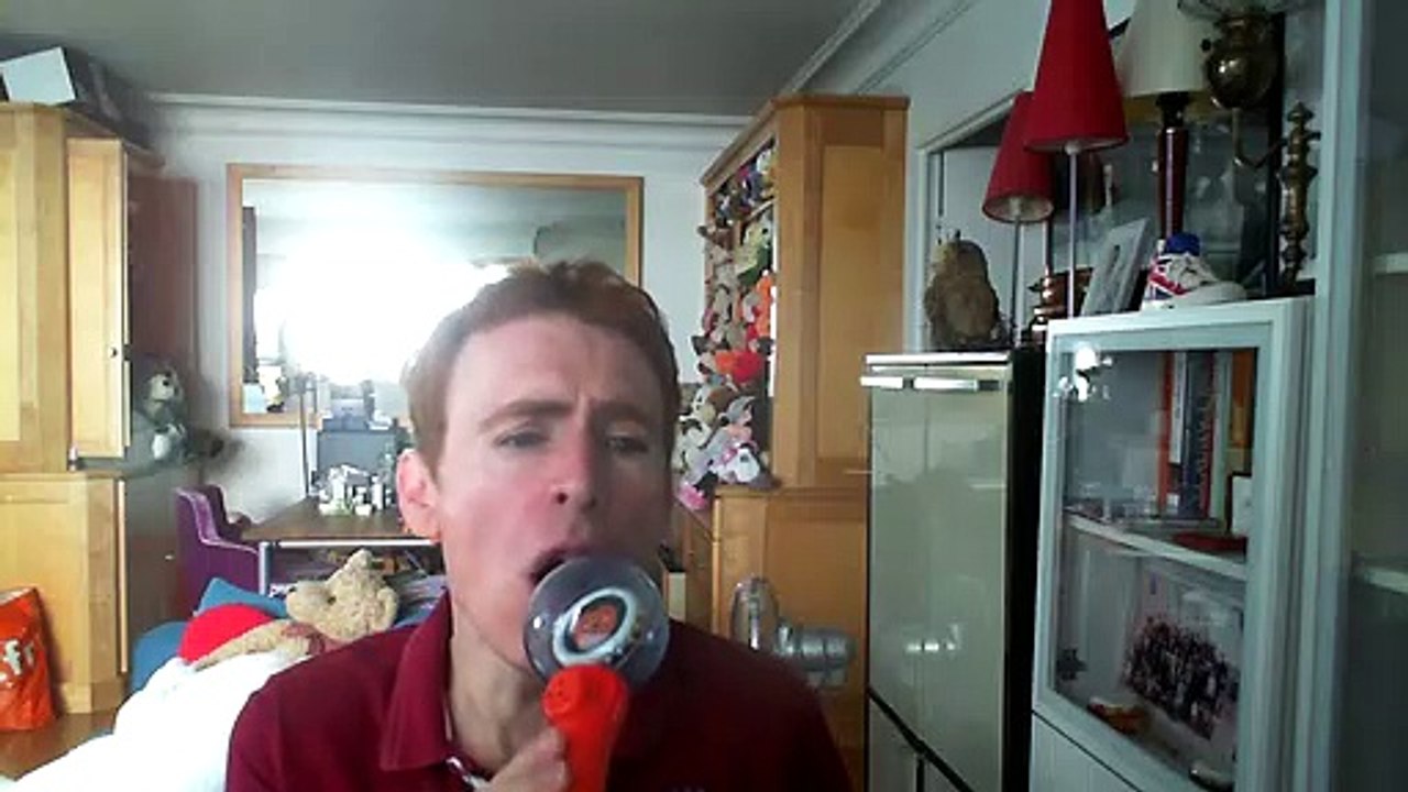 Wiwi égratigne "hungry eyes" d'Eric Carmen