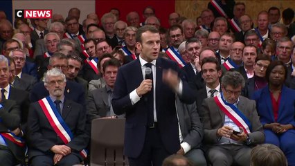 Emmanuel Macron à Souillac : "Le RIC ne réglera pas le chômage de masse"