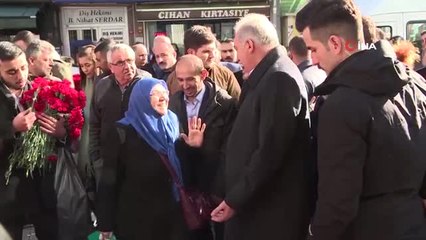 Büyükçekmeceli Yaşlı Kadının Başkan Uysal'dan İsteği: "Büyükçekmece'yi Köy Olmaktan Çıkarın"