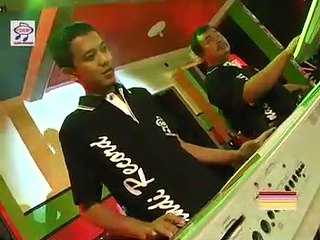 Neo Sari - Gara Gara Pulsa [Official Music Video]