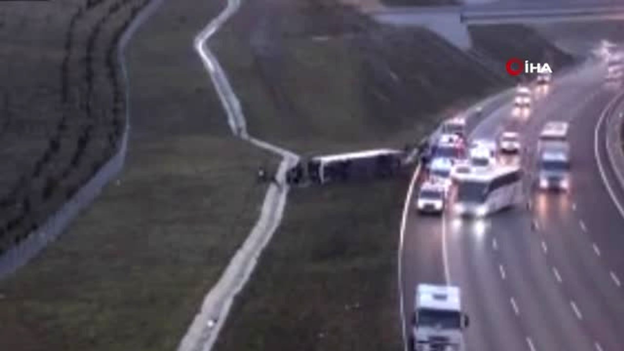 Kuzey Marmara Yolu Yavuz Sultan Selim Köprüsü İstikametinde Anadolu Feneri Mevkiinde Yolcu Otobüsü...