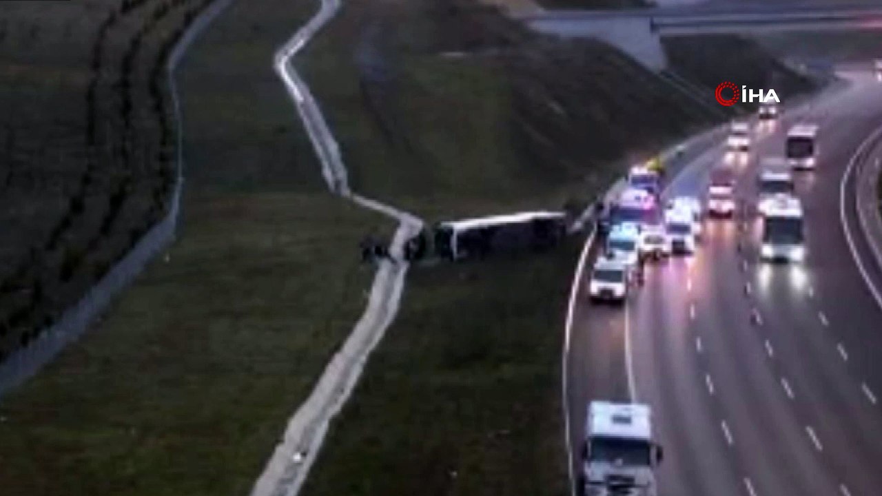 Kuzey Marmara Yolu Yavuz Sultan Selim Köprüsü istikametinde Anadolu Feneri Mevkiinde yolcu otobüsü devrildi