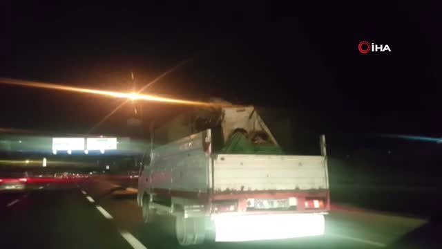 Soğuk Havada Yürek Sızlatan Yolculuk...iki Çocuğun Soğuk Havada Zorlu Yolculuğu Kamerada