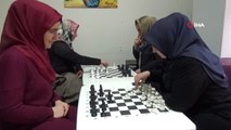 Diyarbakır'da İlk Defa Kadın Satranç Grubu Kuruldu