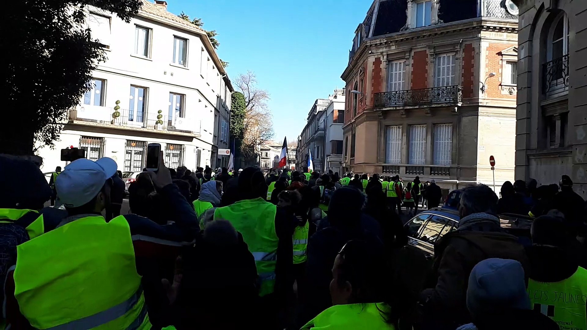 Le Cortège à Avignon Tente De Rentrer En Centre Ville Par La Porte Saint Dominique