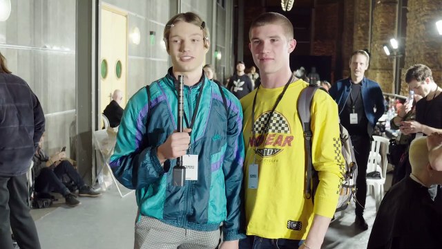 : #Exclu : Demna Gvasalia et ses mannequins en backstage du défilé Vetements automne-hiver 19-20