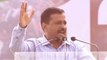 Arvind Kejriwal का PM Modi पर हमला, कहा- गाली देनेवाले को फॉलो करते हैं पीएम | वनइंडिया हिंदी