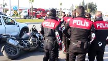 Otomobil ile polis motosikleti çarpıştı - ADANA