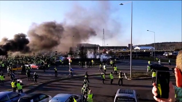 Gilets jaunes : premiers affrontements à Saint-Avold