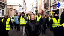 En vidéo la marche pacifiste des Gilets jaunes de Mâcon, acte X