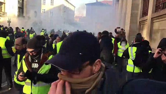 Acte X : les gilets jaunes repoussés par les forces de l'ordre derrière la marie de Nancy
