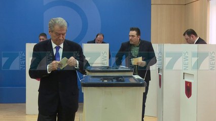 BASHA ZGJEDH EKIPIN E RI DREJTUES TE PARTISE DEMOKRATIKE - News, Lajme - Kanali 7