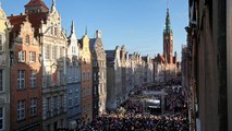 Murdered Gdansk mayor mourned by thousands in Poland