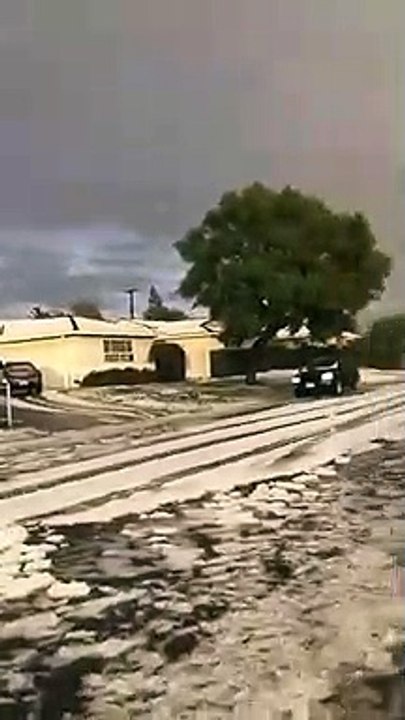 Un impressionnant orage de grêle frappe Garden Grove, en Californie