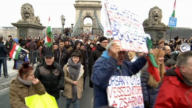 Thousands protest in Budapest against government's labour reforms