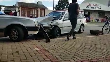 Homem é detido após colisão entre três carros