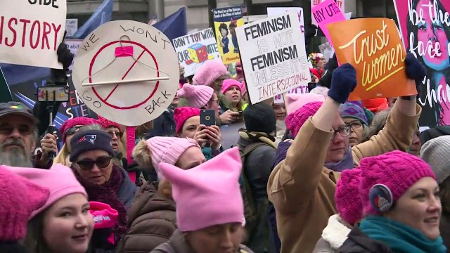 EUA tem atos em defesa dos direitos das mulheres e contra Trump
