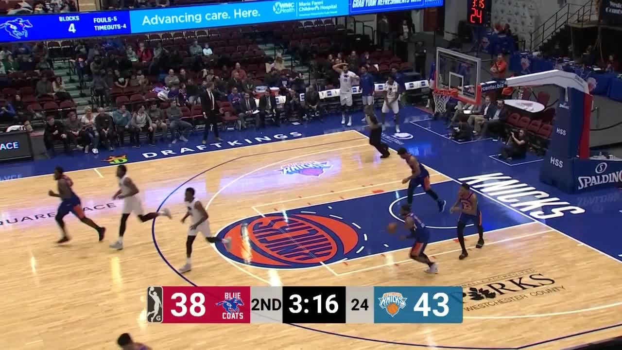 Cameron Oliver skies for the big oop