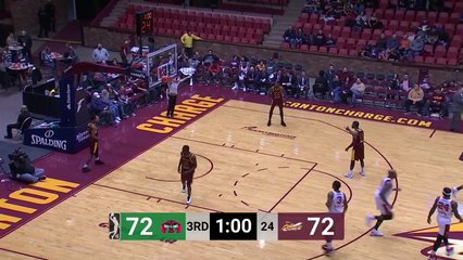 Dallas Lauderdale slams home the alley-oop