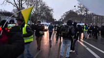 Fransa'da 'sarı yelekliler' yeniden sokaklarda - PARİS