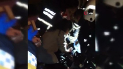 Yangında dumandan etkilenerek fenalaşan köpek böyle hayata döndürüldü