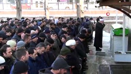 Annesini kurtarmak isterken ağabeyi tarafından öldürüldü