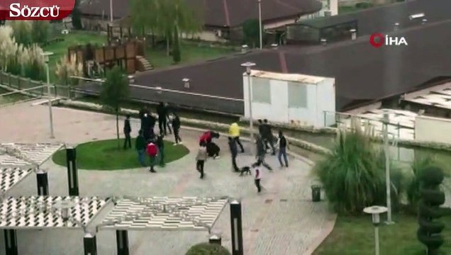 Liselilerin köpekli kavgası kameraya yansıdı