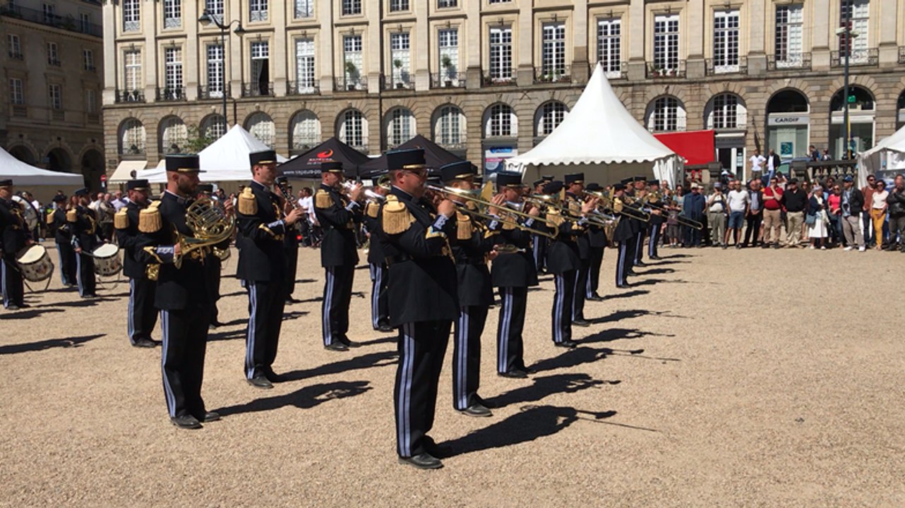 Chorégraphies pour la musique des transmissions