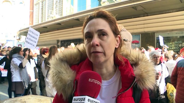 'Marea blanca' contra la reducción de horario en centros de salud