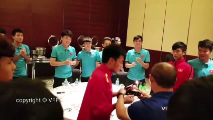 ĐT Việt Nam mừng sinh nhật Đức Huy
