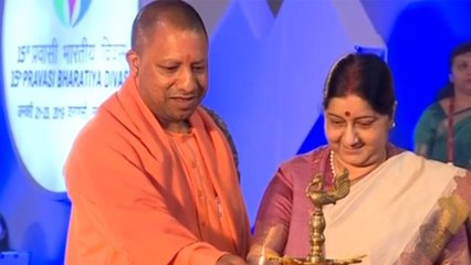 UP CM Yogi Adityanath, Sushma Swaraj inaugurates Pravasi Bhartiya Divas | Oneindia News
