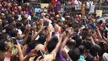 Johor Ruler visits temple during Thaipusam