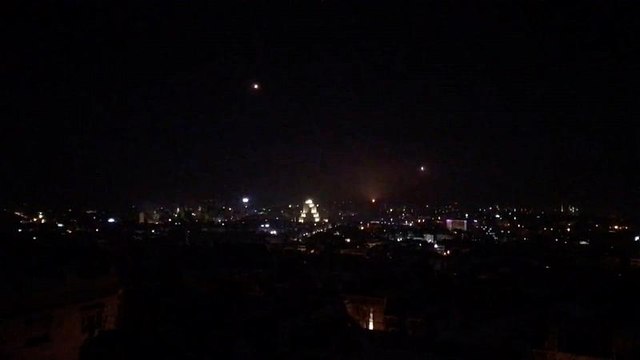 Israel ataca objetivos iraníes en Siria