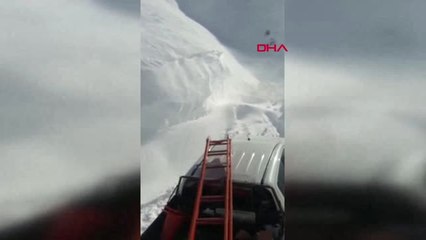 Şırnak'ta Elektrik Direkleri Karın Altında Kayboldu