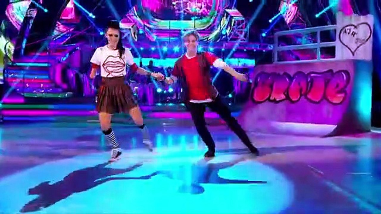Lauren Steadman and AJ Pritchard Jive to 'Girlfriend' by Avril Lavigne - BBC Strictly 2018
