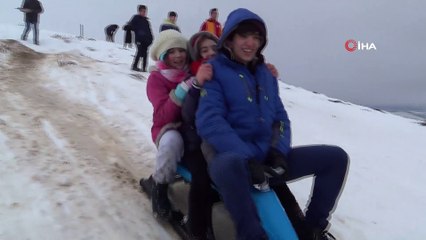 Konya Aladağ’da kızak keyfi