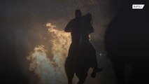 Espanhóis pulam fogueiras com cavalos em dia de Santo Antônio