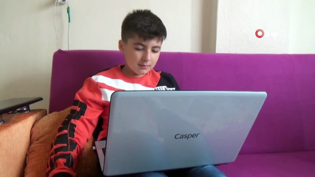 Mağazada alışveriş yapan küçük çocuğu köpek ısırdı