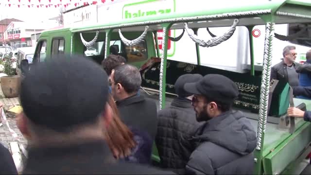 Ünlü Oyuncu Mesut Akusta'nın Annesi Son Yolculuğuna Uğurlandı