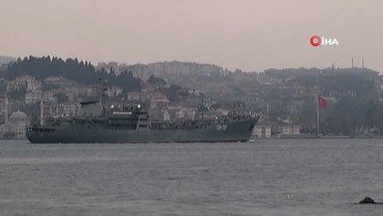 Rus Savaş Gemisi İstanbul Boğazı'ndan Geçti