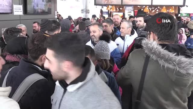 O Kuyrukta Bir Başkan... Başkan Teleferikte Vatandaşların Sorunlarını Dinledi