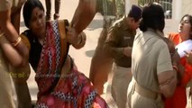 प्रदर्शन के दौरान भाजपा की महिला कार्यकर्ताओं और पुलिस में हाथापाई, सामने आया वीडियो