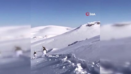 Jandarma Zor Şartlarda Teröristlerin İnlerine Giriyor